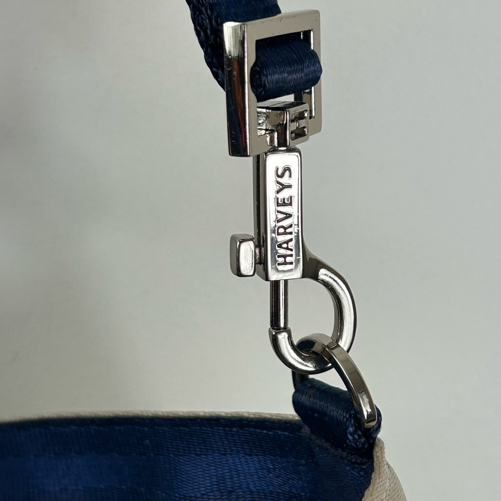 Harveys seatbelt tote bag in a two-tone design - Picture 4 of 9